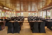 Jambuluwuk Convention Hall & Resort Puncak Hotels in Ciawi