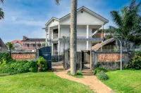 2 Friends Beach Hotel