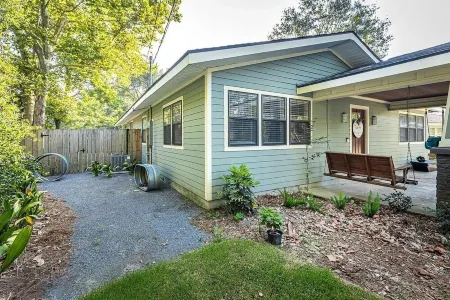 Beach Cottage Lafayette Circle