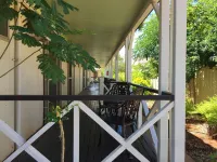 Inland Oasis Motel Hotels in Winston