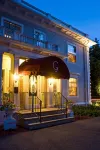 Gateways Inn Hotels in Lenox