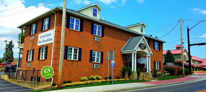 Lodging on the Square Hotels in Holmes County