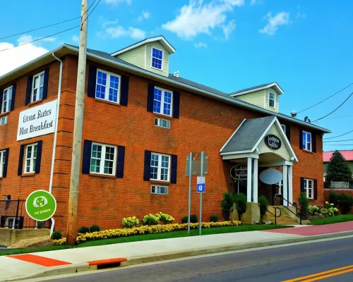 Lodging on the Square Hotels in Holmes County