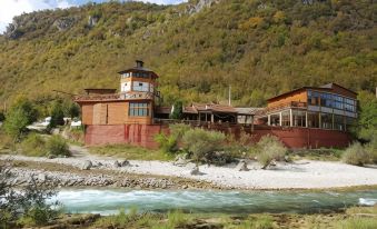 Dzajicaa Buk Rooms - Noahs Ark