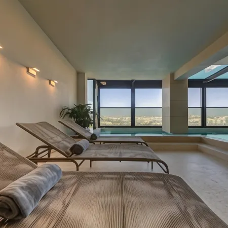 Land's End, Boutique Hotel