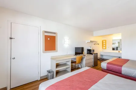 Motel 6 Anniston, Al