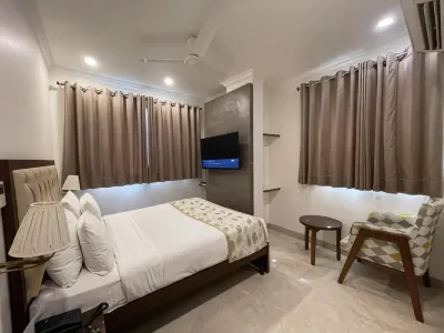 Wongdhen House Hotels near Kaivalya Library Karol Bagh