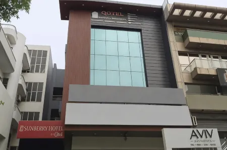 Qotel Express Sandberry Prashant Vihar