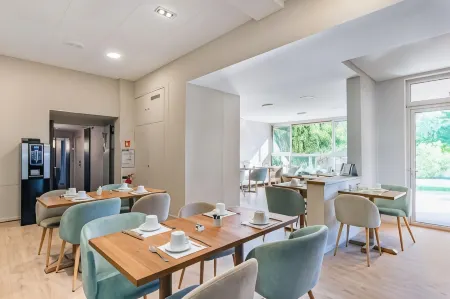 Best Western Hotel des Barolles - Lyon Sud Отели в г. Шарли