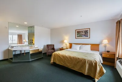 Quality Inn & Suites Belmont Route 151 Hotels near University of Wisconsin-Platteville