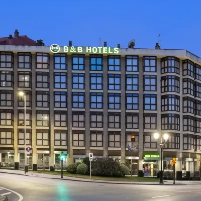 B&B HOTEL Gijón Centro Begoña Hotels in de buurt van Talaso