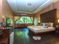 Lanta Klong Nin Beach Resort Hotels near Mai Kaew