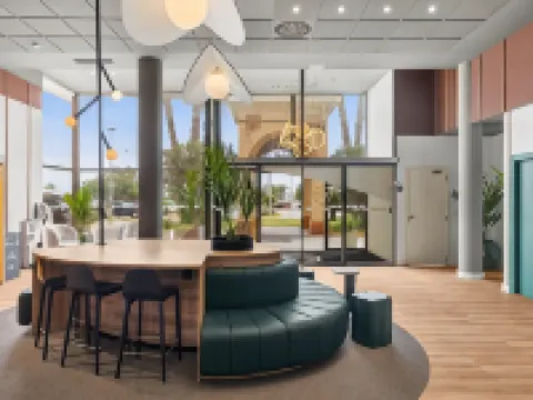 B&B HOTEL Alicante โรงแรมในอลิกานเต