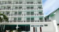 The Flora May Resort - Breakfast