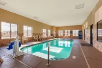 Comfort Inn & Suites Page at Lake Powell