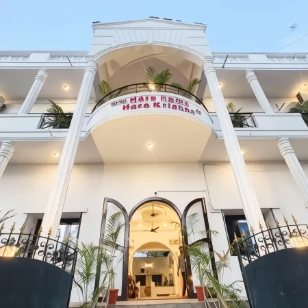 Hare Rama Hare Krishna - Eesha Hotel