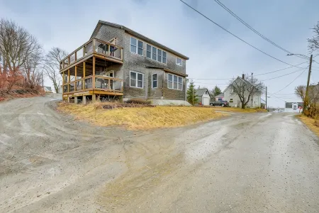 Newly Renovated Maine Retreat: Deck w/ Ocean View! Отели в г. Уайтинг