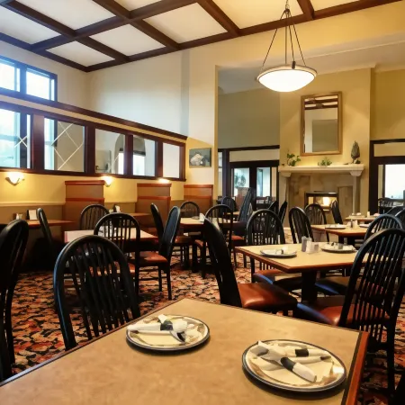 Four Points by Sheraton Portland East Отели в г. Грешам