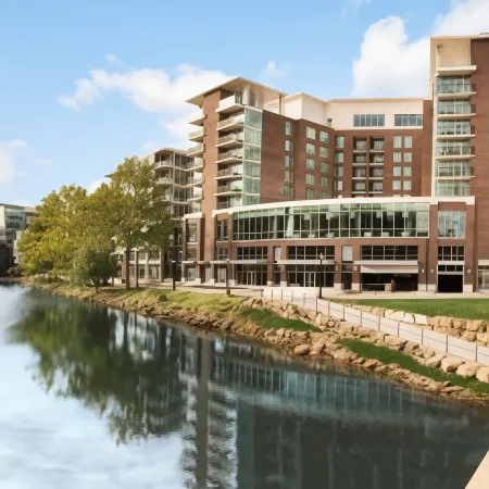 Embassy Suites by Hilton Greenville Downtown Riverplace Отели в г. Джадсон