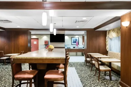 Hampton Inn Roanoke/Hollins-I-81