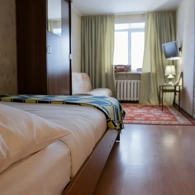 Apartment Klavis on Surikova 6 Hotels in 