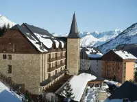 Snö Aragon Hills Hotels in Formigal