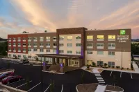 Holiday Inn Express & Suites Roanoke – Civic Center