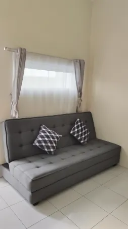 Homestay Defaza 47 & 48 Отели в г. Tarogong Kaler