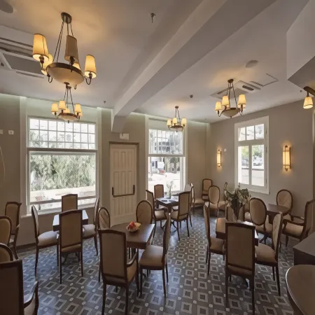 The Colony Hotel