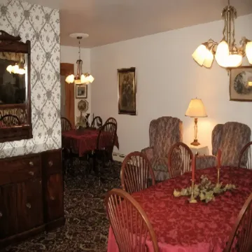 Glass House Inn Erie Near I-90 & I-79 Отели рядом с достопримечательностью «Торговый центр Millcreek Mall»