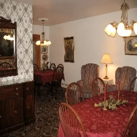 Glass House Inn Erie Near I-90 & I-79 Отели в г. Фэрвью Тауншип