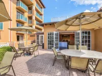 Inn of Naples, Tapestry Collection by Hilton Hoteles en Naples