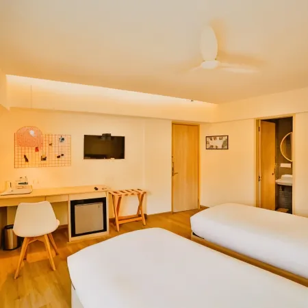 Bloom Hotel - Juhu