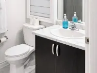 Private Suite W Bathroom & Laundry -Oshawa . Great for Out of Town Travellers Hotels in Oshawa