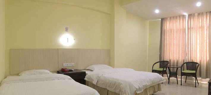 Longzhou Hotel Отели в г. Дэцин