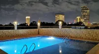 Pooltop Phnom Penh - Rooftop Pools