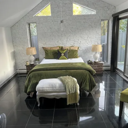 Spacious 4-bedroom Modern Architecture Cozy Getaway with Fitness Room, WiFi