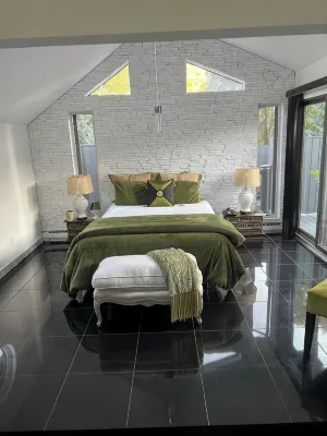 Spacious 4-bedroom Modern Architecture Cozy Getaway with Fitness Room, WiFi - Wifi
