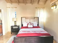 4-bedroom villa in enchanting Lance aux Epines with AC, WiFi โรงแรมใน