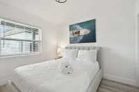 1 Bedroom Treasure Island Getaway - Apartments