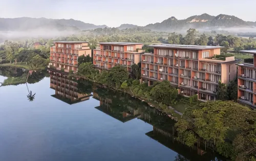 atta Lakeside Resort Suite