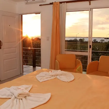 Brisas del Lago Apart y Hotel
