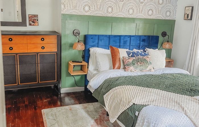 Boho 3-bedroom apt with fully supplied kitchen, WiFi, AC - Oldest Home in Oswego