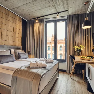 The Bridge Suites Отели рядом с достопримечательностью «Подгуже»