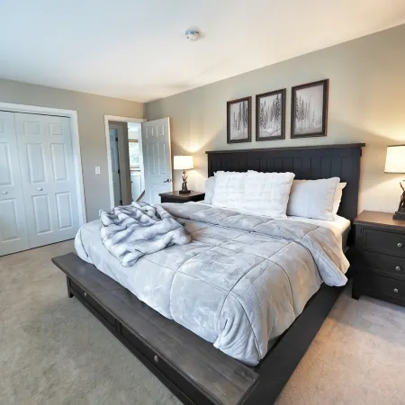 Equinox Haus: Private Retreat, Pool Table, Hot Tub, Game Room & Hiking Trails