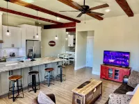 Brand New Hill Country Retreat: Stunning Views & Lake Access--Family Perfect