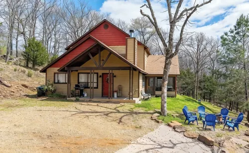 Redbud Lane Cabin at Lake Tenkiller - Homestays