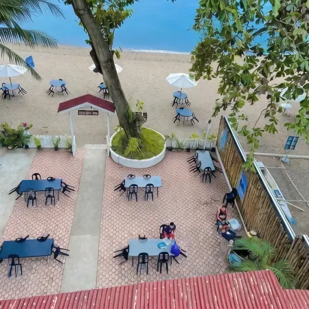 Gracey Dive Resort And Restaurant