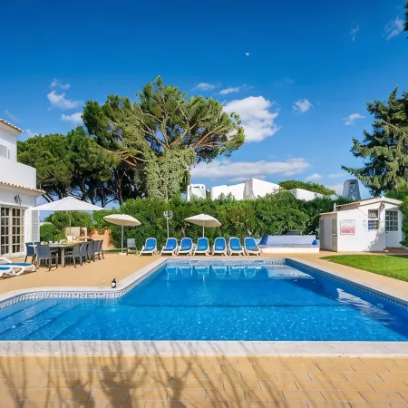 7 Bedroom Private Villa Tenazinha II, with heated pool