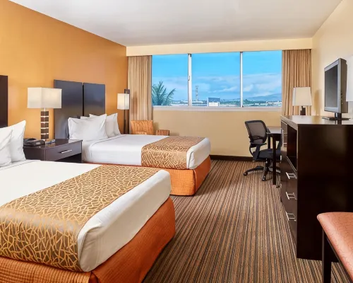 Best Western the Plaza Hotel Отели рядом с достопримечательностью «Музей Байшоп»
